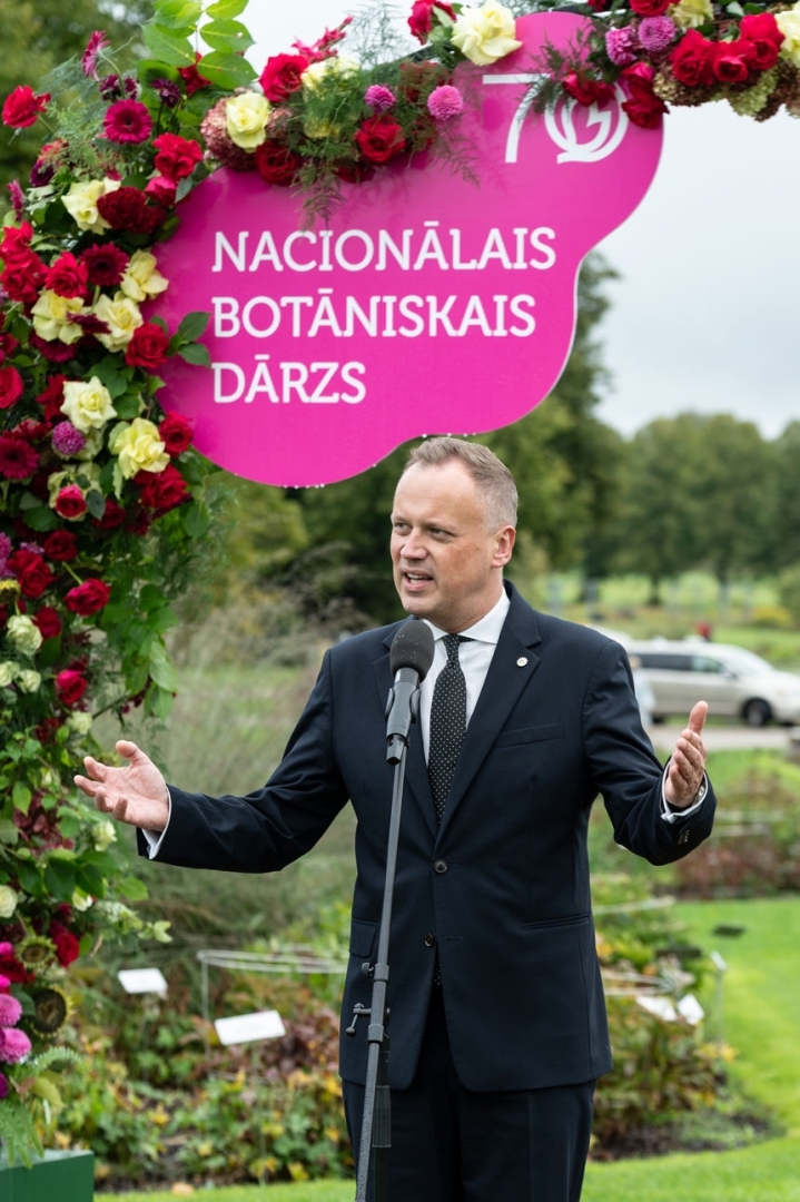 Viedās administrācijas un reģionālās attīstības ministrs E. Tavars