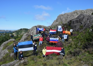 Jaunie reindžeri ar visu dalībvalstu karogiem