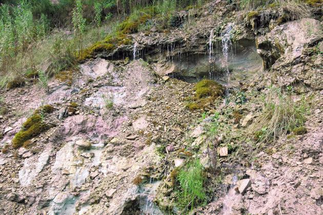 Dolomītu krauja, Īļaku iezis un Vizuļu iezis