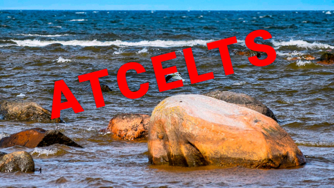 Jūras plašums ar akmeņiem