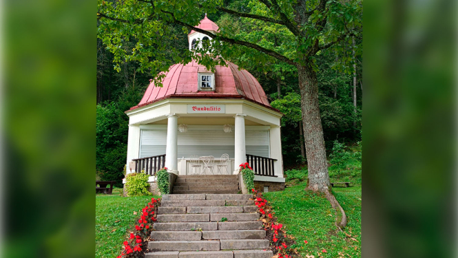 Paviljons "Bundulītis" Siguldā pie Gūtmaņalas