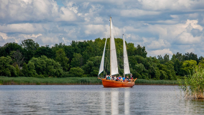 Buru laiva Rāznas ezerā