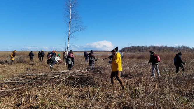 Talka Kaņiera ezera krastā