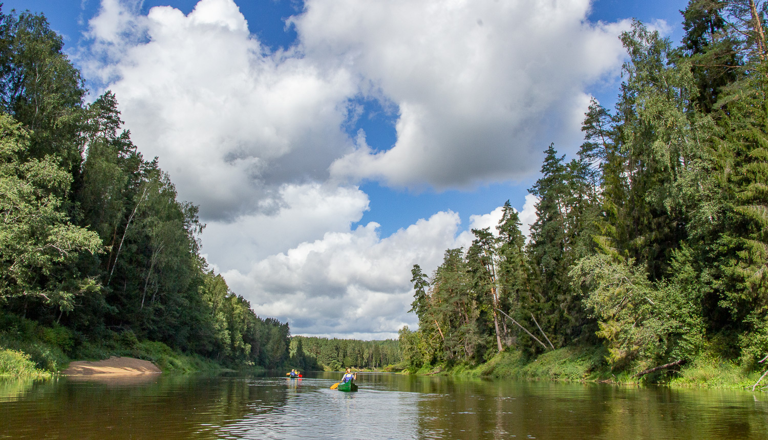 Ūdenstūristi Gaujā. Gaujas Nacionālais parks